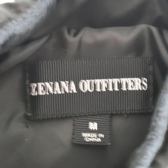 Zenana Outfitters Black Quilted Vest Zip Front Pockets Gold Hardware Size Medium - Picture 5 of 7
